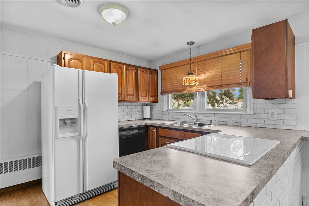 265 Monticello Road Pawtucket, RI 02861 - Photo 9 of 42 Pleasant Kitchen with Working Appliances
