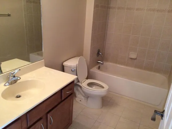$3,950 | 540 Amador Lane, Unit 6, West Palm Beach, FL 33401