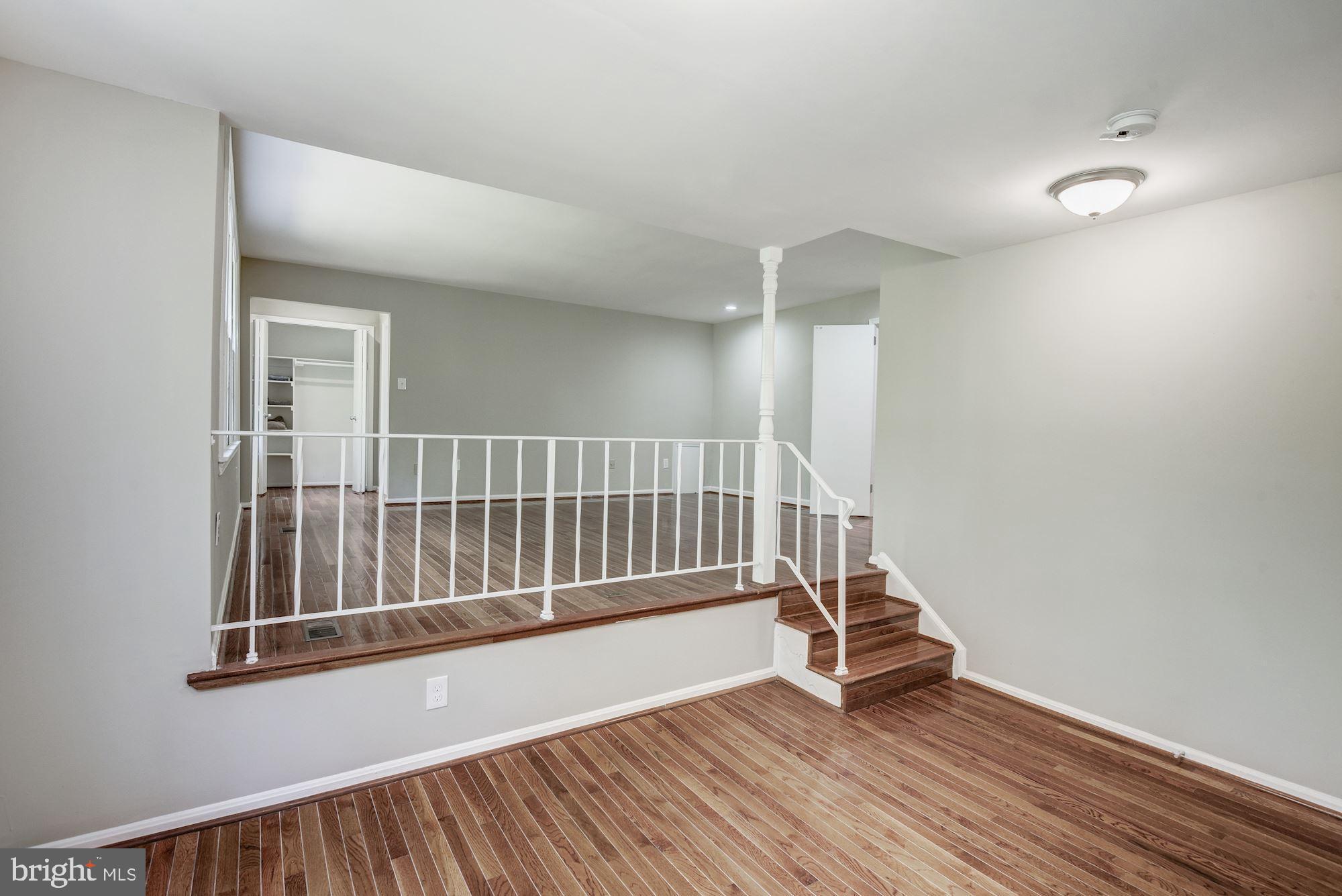 15020 Wellwood Road Silver Spring, MD 20905 - Photo 20 of 38 Sitting area, dressing area.