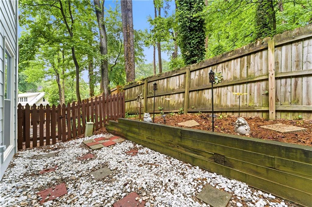 222 Forkner Drive, Unit 19 Decatur, GA 30030 - Photo 26 of 29