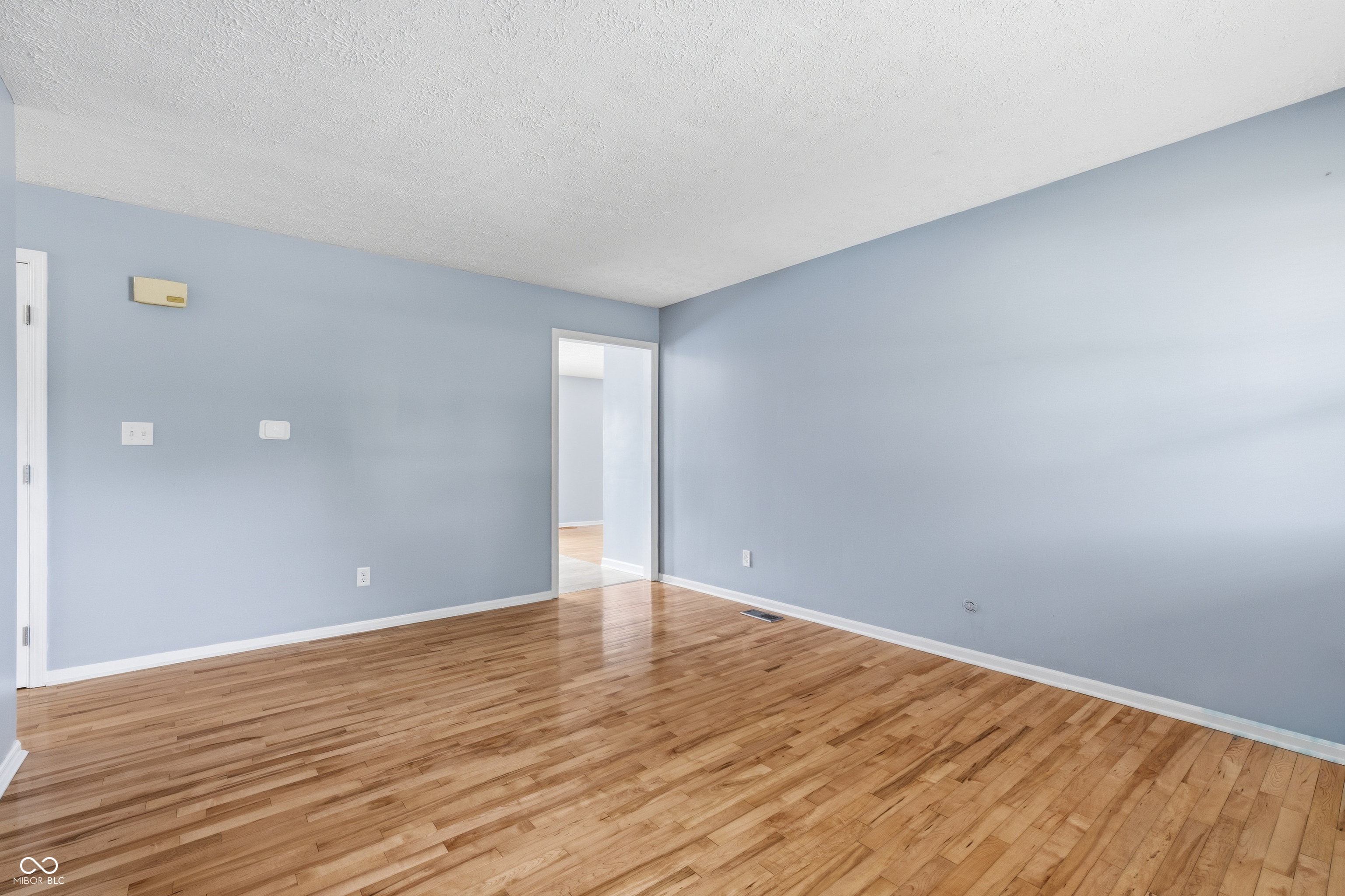 5817 Riva Ridge Drive Indianapolis, IN 46237 - Photo 3 of 38 Gallery Image 3