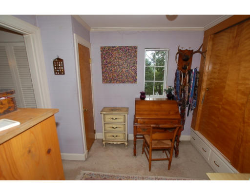 96 Pine Ridge Road Medford, MA 02155 - Photo 23 of 29 a living room with furniture and a window