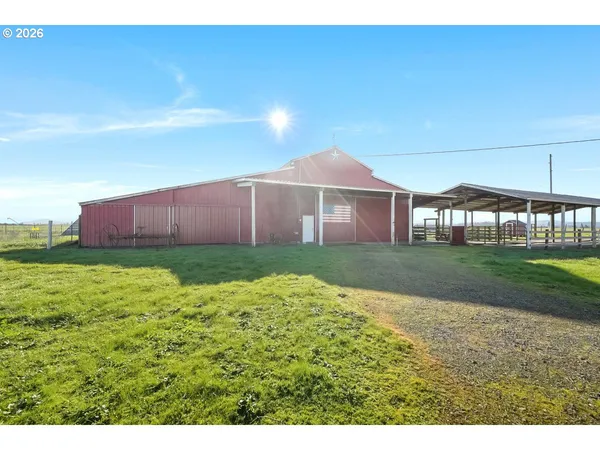 a view of yard with swimming pool