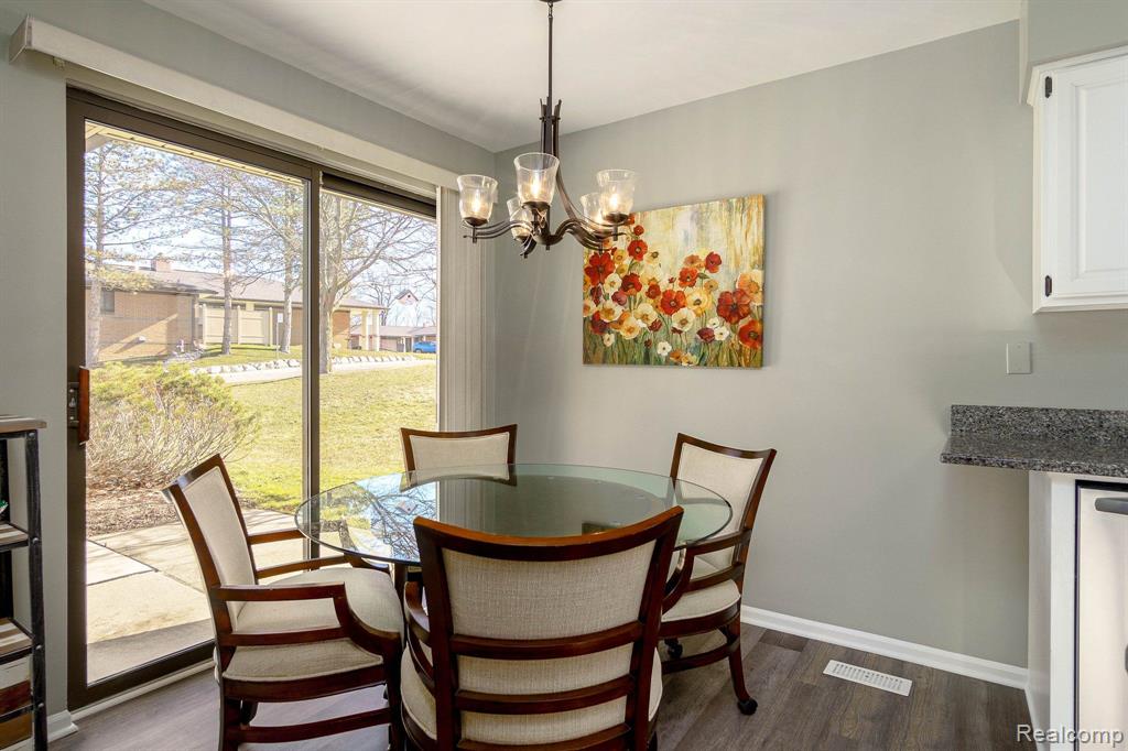 945 Wexford Way Rochester Hills, MI 48307 - Photo 4 of 26