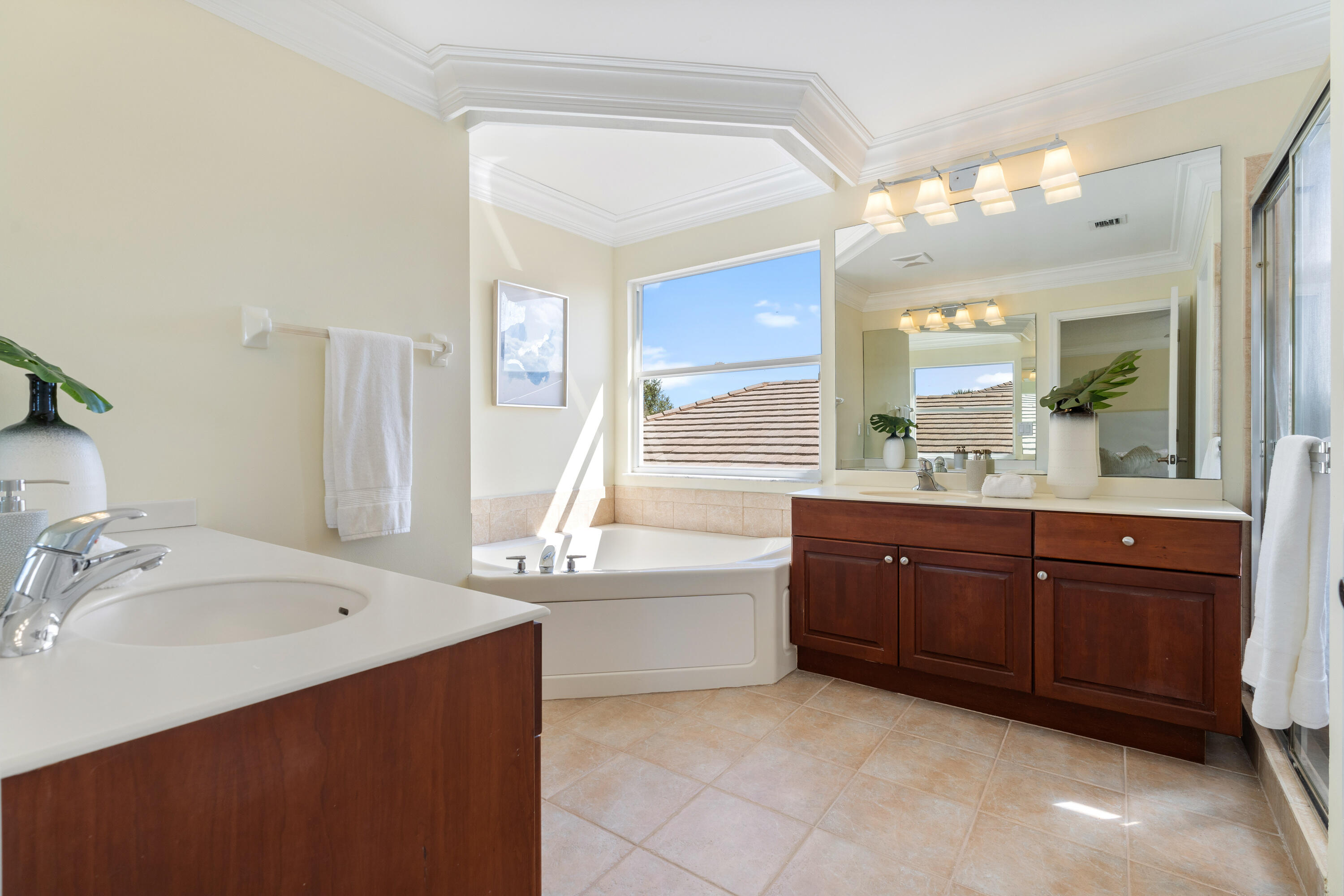10250 Clubhouse Turn Road Lake Worth, FL 33449 - Photo 16 of 23 10250 Clubshouse Turn Road Lake Worth FL