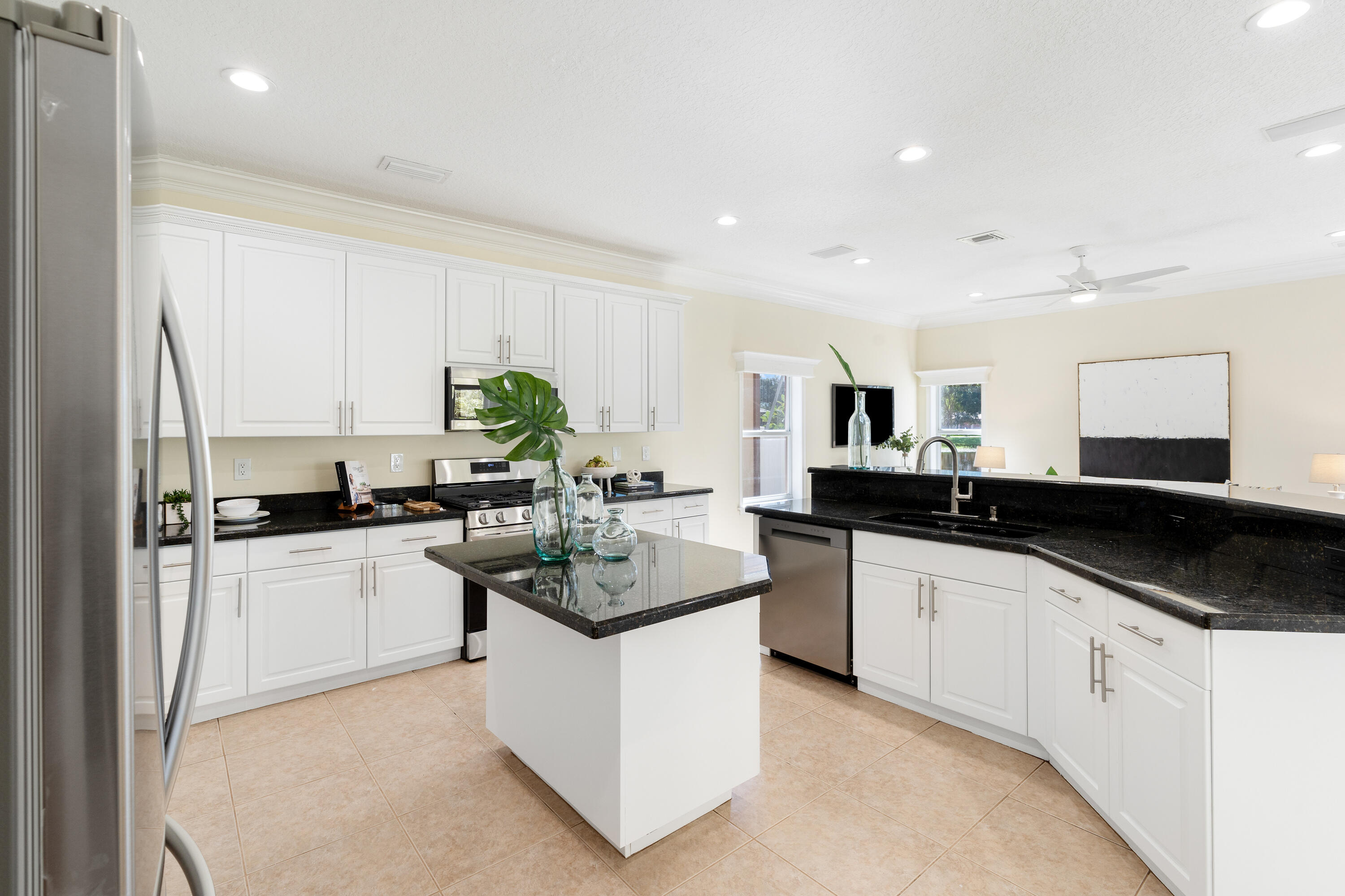 10250 Clubhouse Turn Road Lake Worth, FL 33449 - Photo 8 of 23 10250 Clubshouse Turn Road Lake Worth FL
