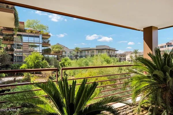 a picture of a wall with a white wall