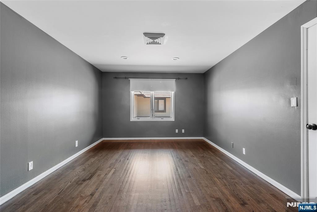 300 Gorge Road, Unit 2 Cliffside Park, NJ 07010 - Photo 30 of 43
