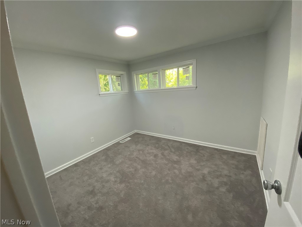 18094 Weston Road Cleveland, OH 44121 - Photo 9 of 13 Gallery Image 9