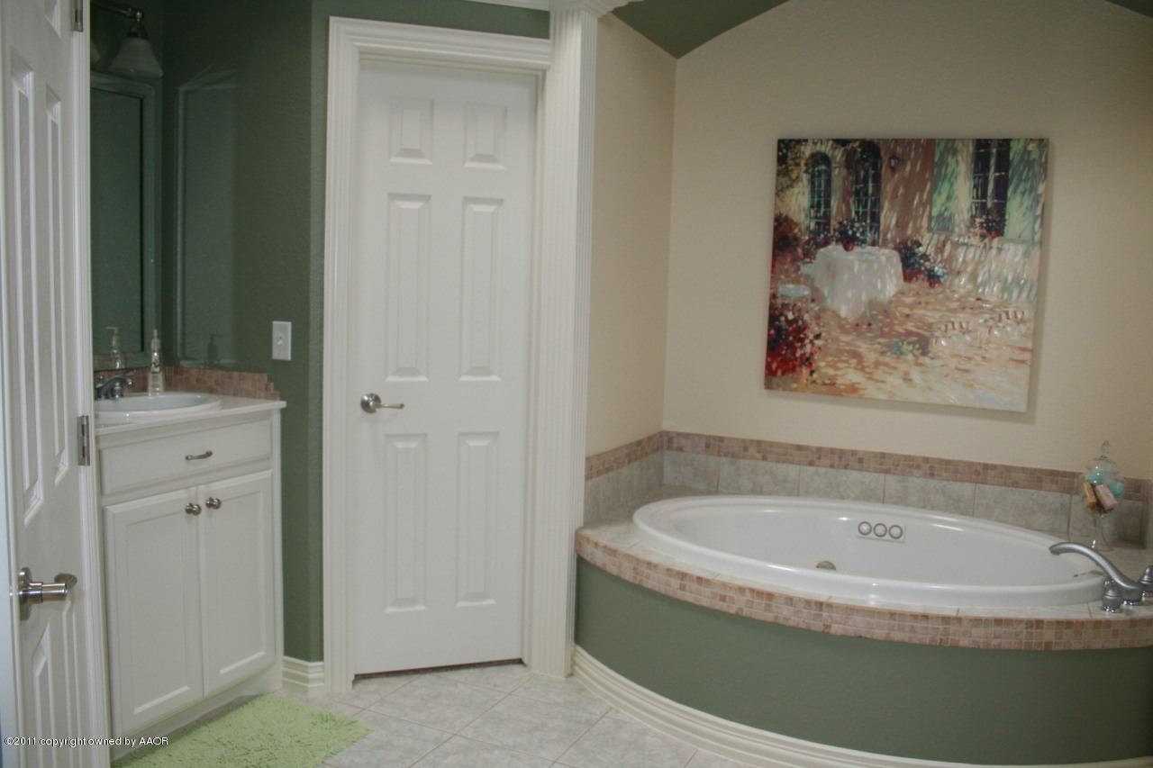 6006 Riley Elizabeth Place Amarillo, TX 79119 - Photo 22 of 42 Master Bath