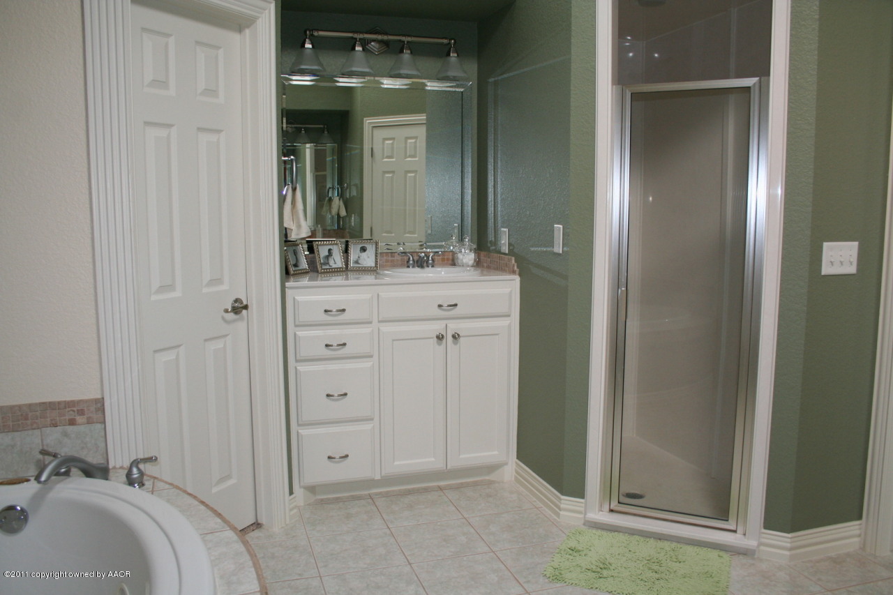 6006 Riley Elizabeth Place Amarillo, TX 79119 - Photo 23 of 42 Master Bath