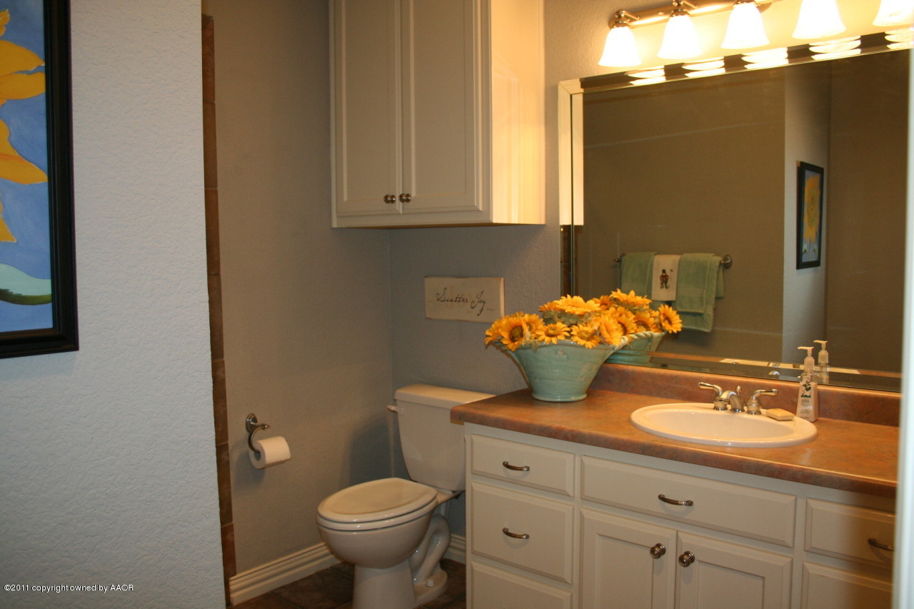 6006 Riley Elizabeth Place Amarillo, TX 79119 - Photo 34 of 42 Main Bath