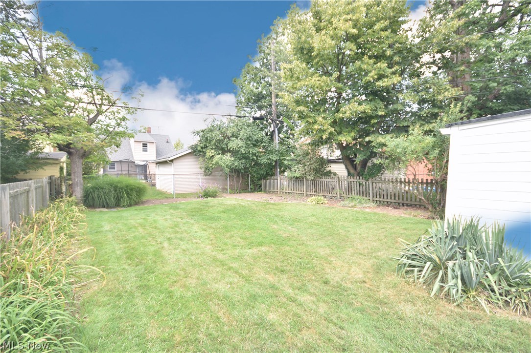 2164 Cranston Road Cleveland, OH 44118 - Photo 25 of 27