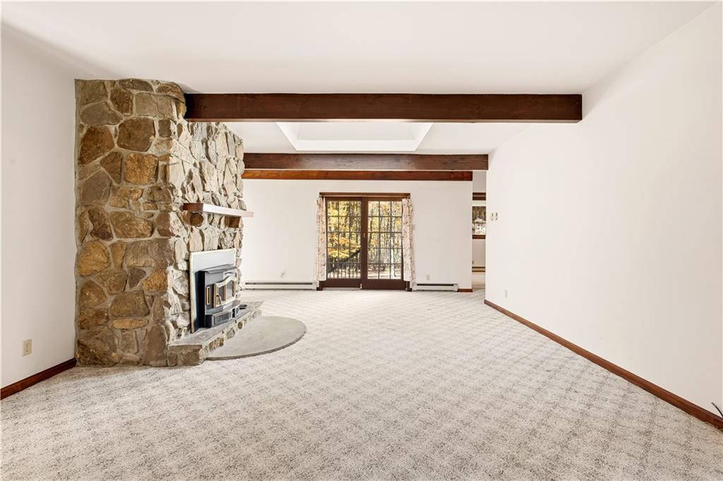 112 Chestnut Ridge Road Acme, PA 15610 - Photo 8 of 31 an empty room with windows