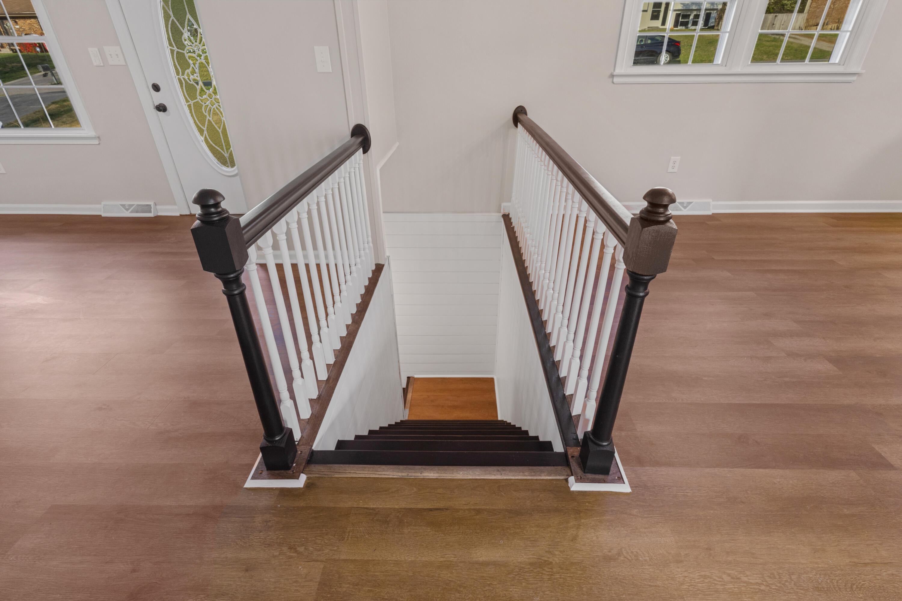 3053 Woodway Road Roanoke, VA 24014 - Photo 20 of 34 Stair3