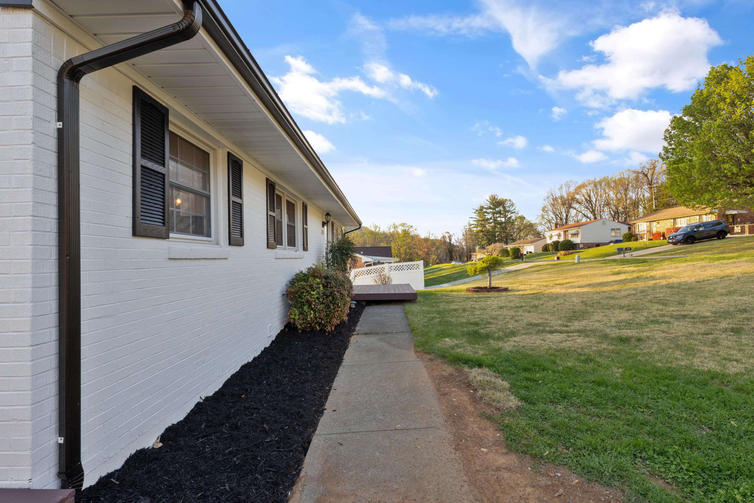 3053 Woodway Road Roanoke, VA 24014 - Photo 30 of 34 Outside(8)