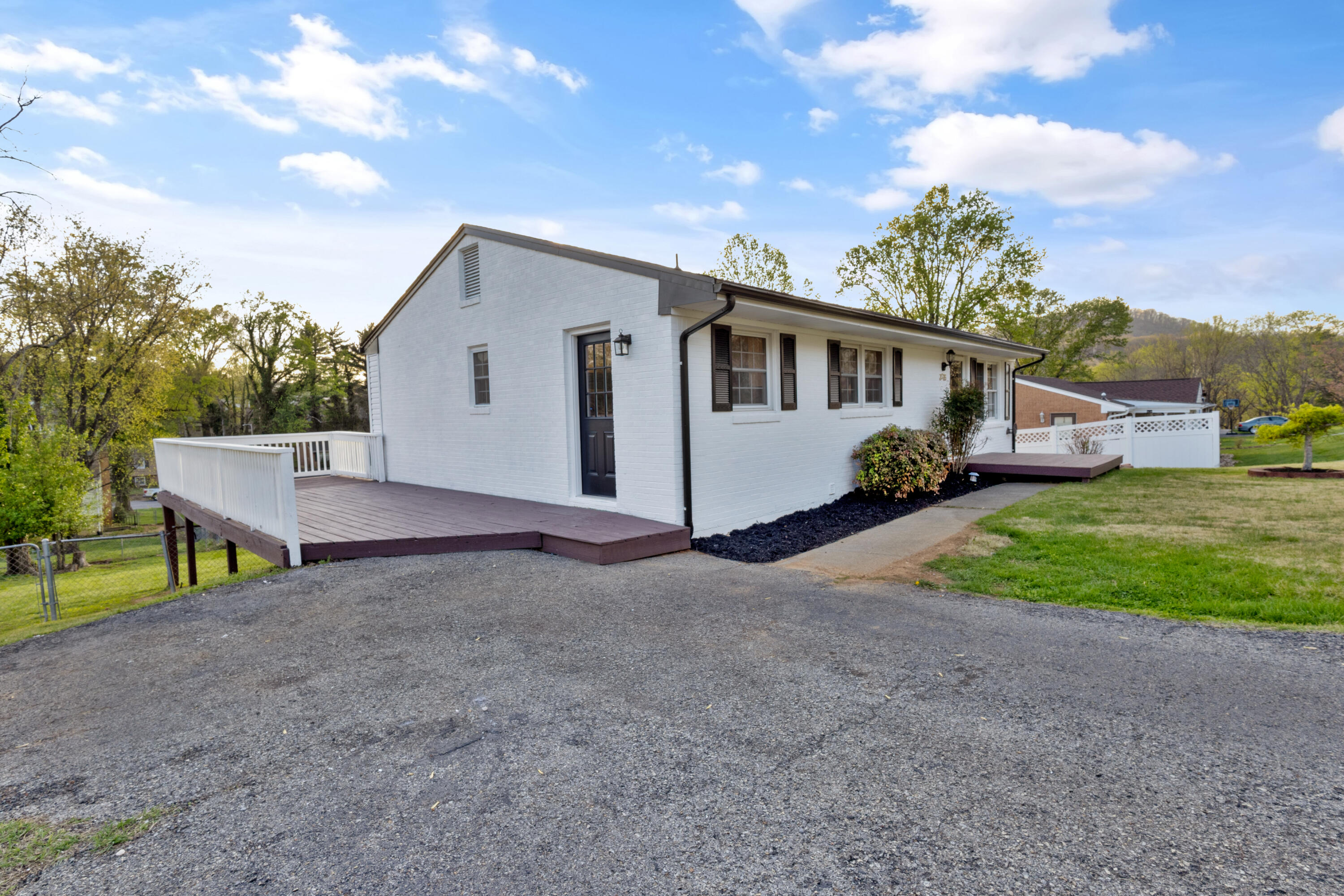 3053 Woodway Road Roanoke, VA 24014 - Photo 32 of 34 Outside(10)