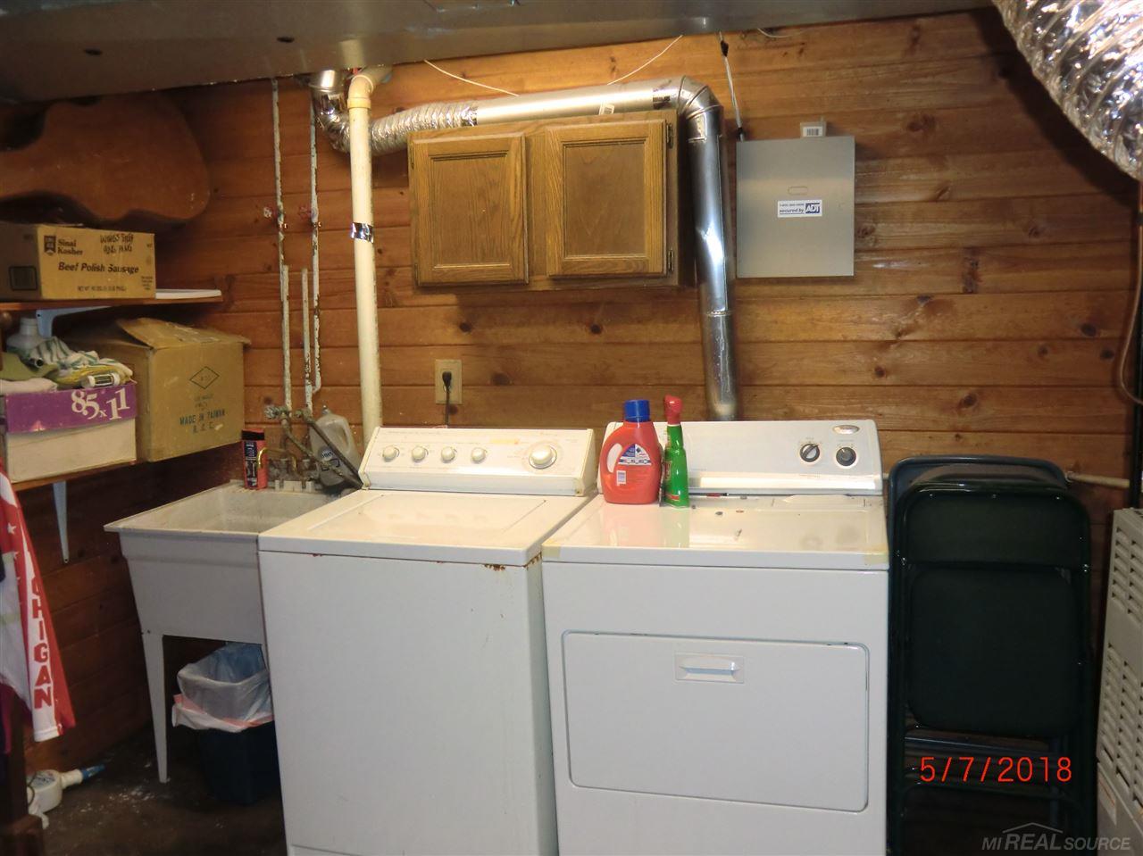 1390 East Fairview Lane Rochester, MI 48306 - Photo 28 of 29 31379171-27.JPG