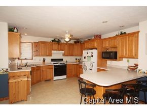 3150 Otter Lane Springfield, IL 62712 - Photo 6 of 21 Gallery Image 6
