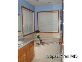 3150 Otter Lane Springfield, IL 62712 - Photo 8 of 21 Gallery Image 8