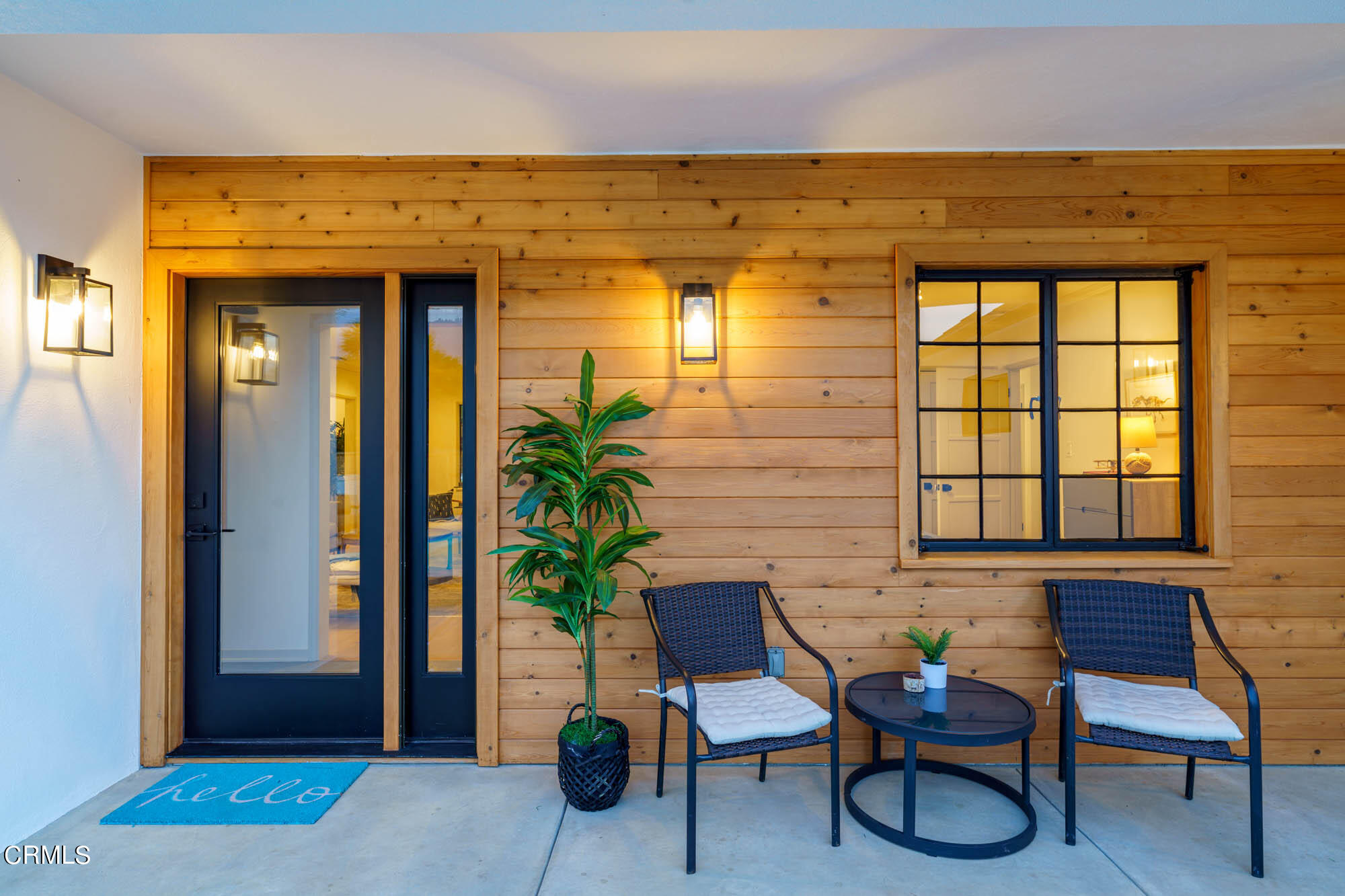 2709 Deodar Circle Pasadena, CA 91107 - Photo 40 of 43 a view of a patio with table and chairs and potted plants
