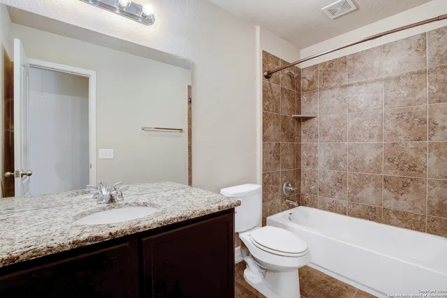 $2,100 | 1330 Alaskan Wolf, San Antonio, TX 78245