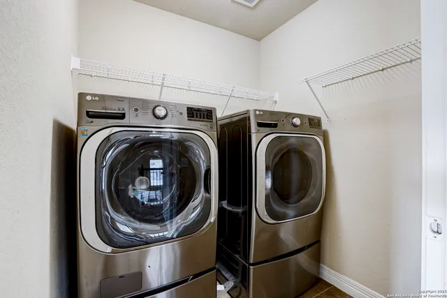 $2,100 | 1330 Alaskan Wolf, San Antonio, TX 78245