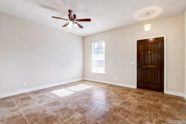 $2,100 | 1330 Alaskan Wolf, San Antonio, TX 78245