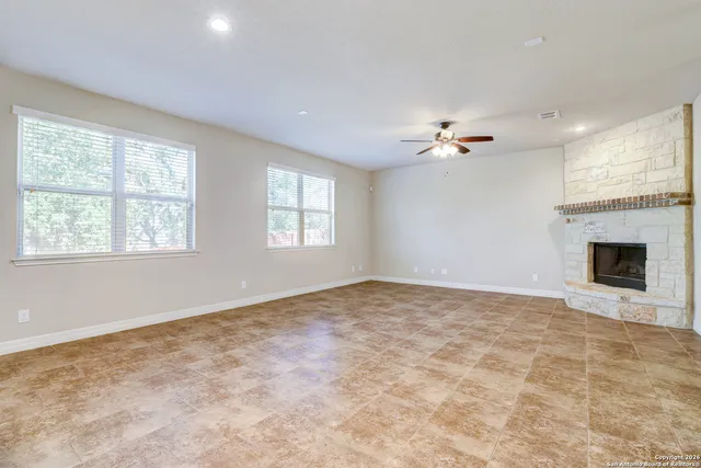 $2,100 | 1330 Alaskan Wolf, San Antonio, TX 78245