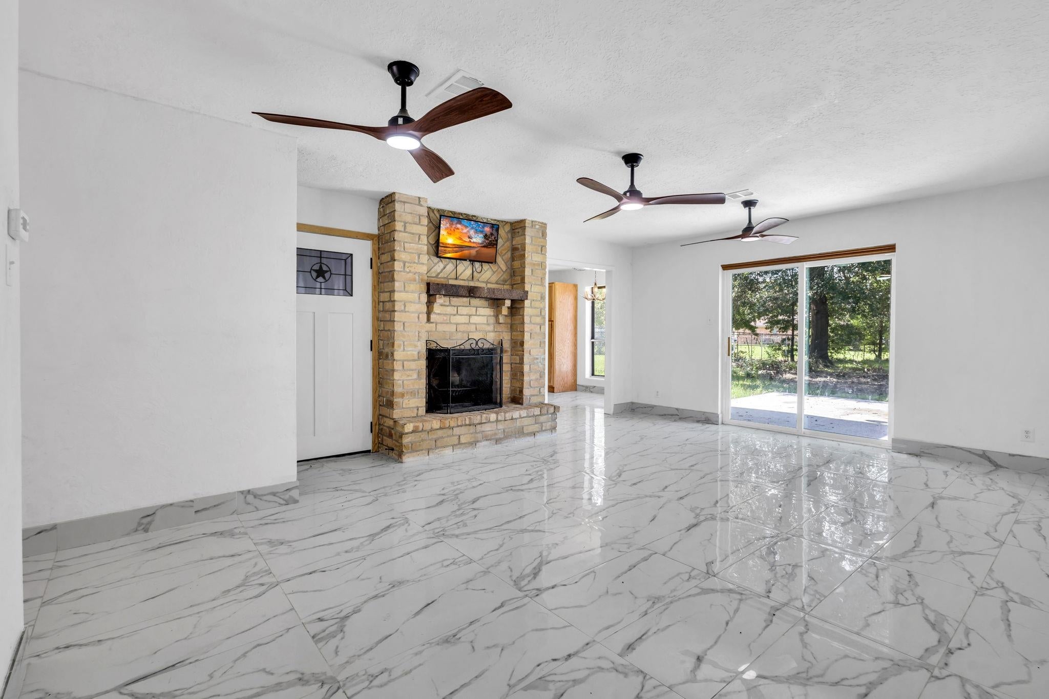 5935 Falcon Lane Beaumont, TX 77708 - Photo 7 of 31 Gallery Image 7
