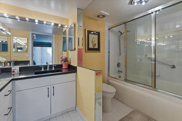 $349,900 | 4757 Howard Street, Unit 205, Skokie, IL 60076