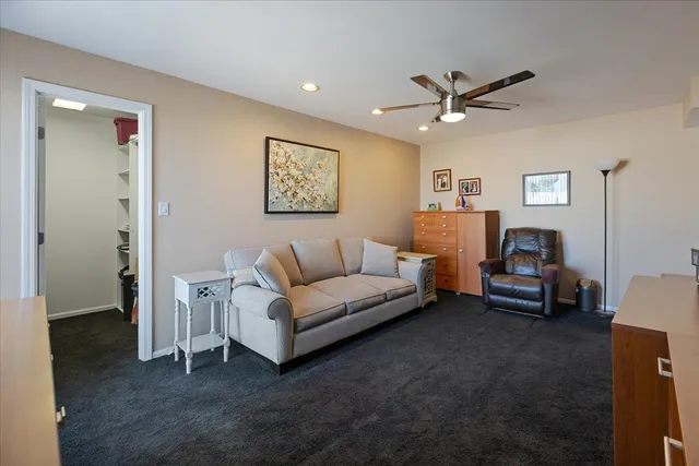 $349,900 | 4757 Howard Street, Unit 205, Skokie, IL 60076