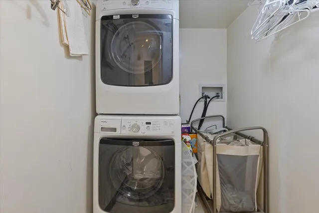 $349,900 | 4757 Howard Street, Unit 205, Skokie, IL 60076