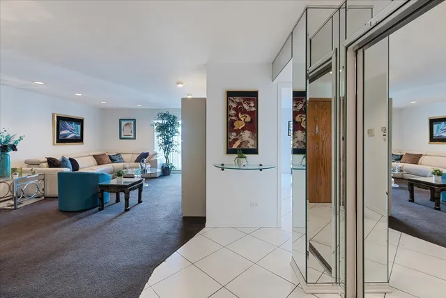 $349,900 | 4757 Howard Street, Unit 205, Skokie, IL 60076