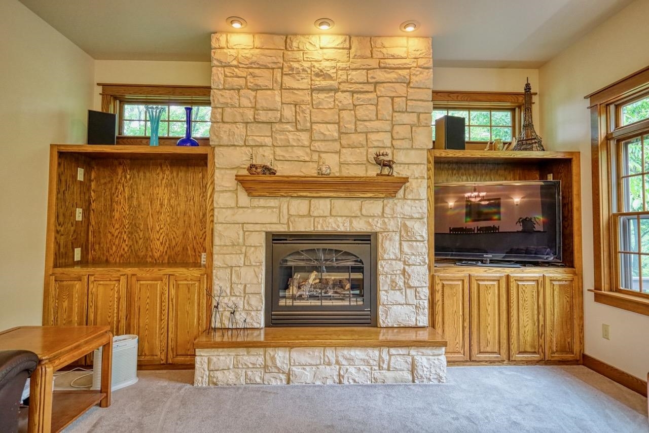 E4930 Rolling Ridge Road Spring Green, WI 53588 - Photo 8 of 58