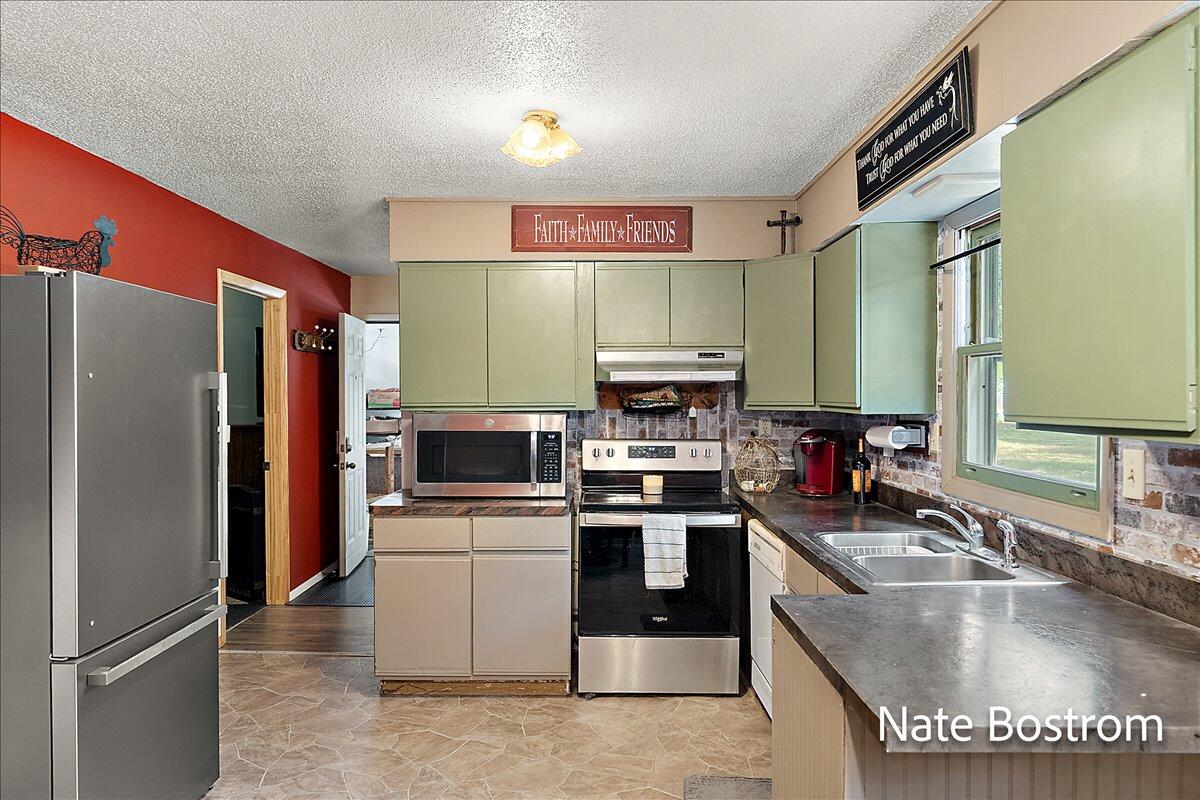 6724 Hall Road Muskegon, MI 49442 - Photo 8 of 27 42-6724 Hall Rd WM-15