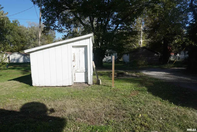 $49,000 | 310 North 4th Street, Elkville, IL 62932