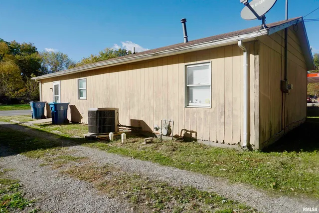 $49,000 | 310 North 4th Street, Elkville, IL 62932