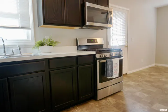 $49,000 | 310 North 4th Street, Elkville, IL 62932