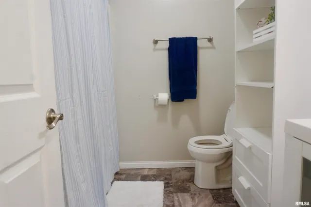 $49,000 | 310 North 4th Street, Elkville, IL 62932