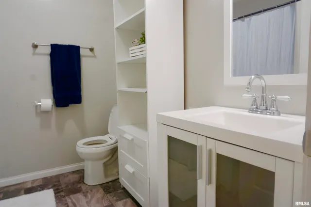 $49,000 | 310 North 4th Street, Elkville, IL 62932