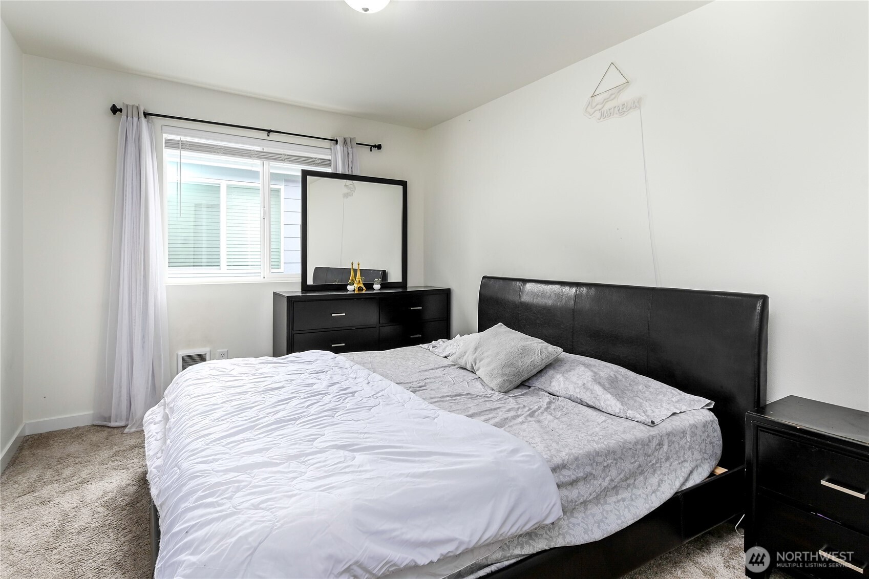 11512 3rd Place West, Unit B Everett, WA 98204 - Photo 16 of 26