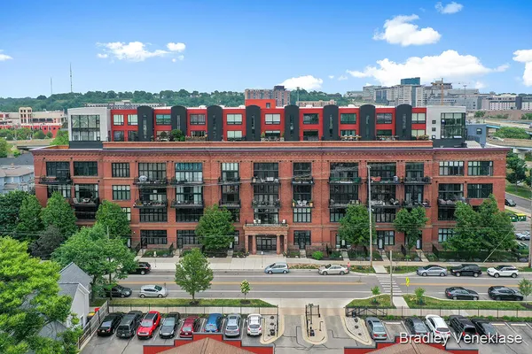 $249,500 | 600 Broadway Avenue Northwest, Unit SUITE 235, Grand Rapids, MI 49504