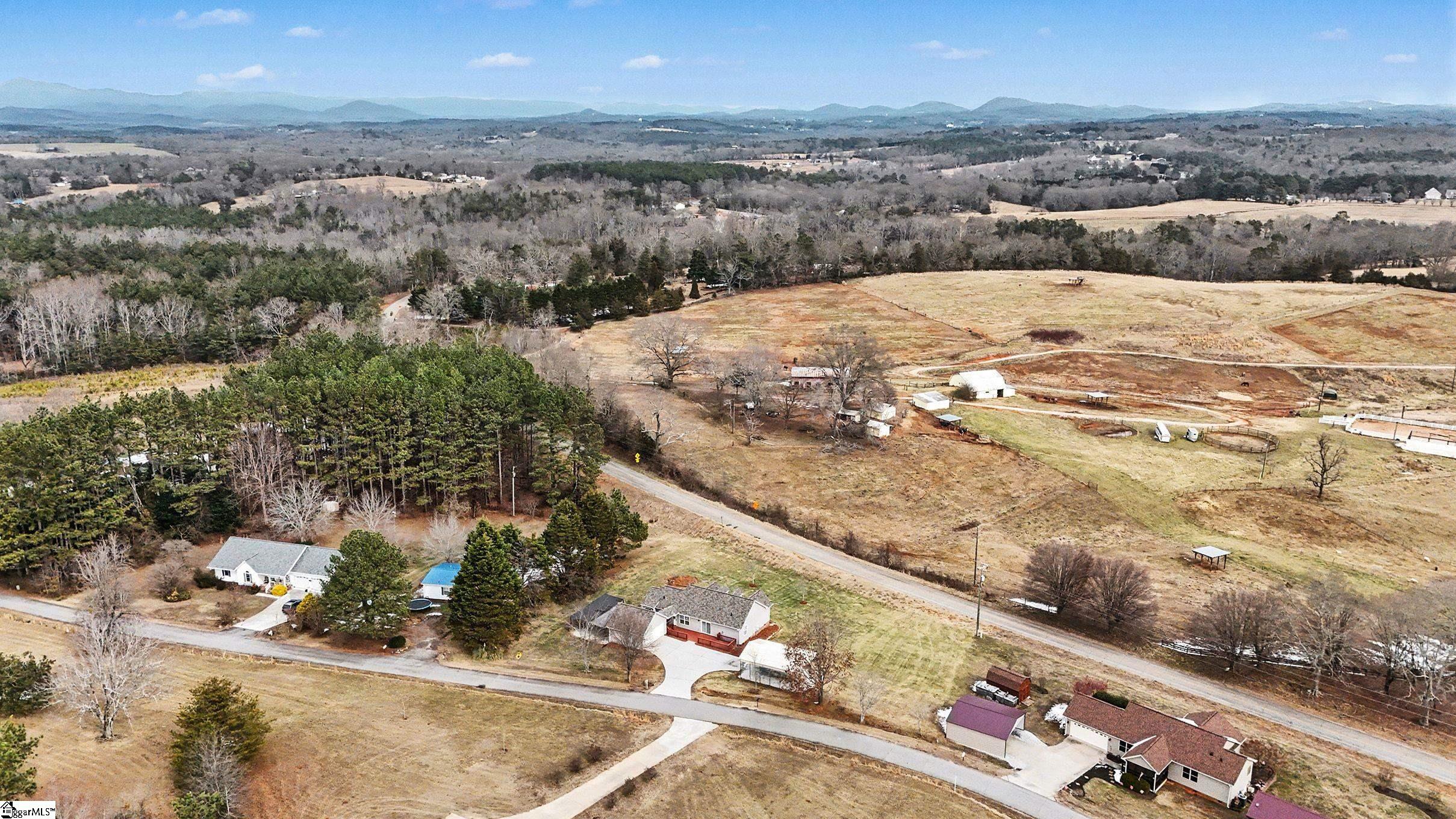 121 Bridgewater Road Pickens, SC 29671 - Photo 33 of 36