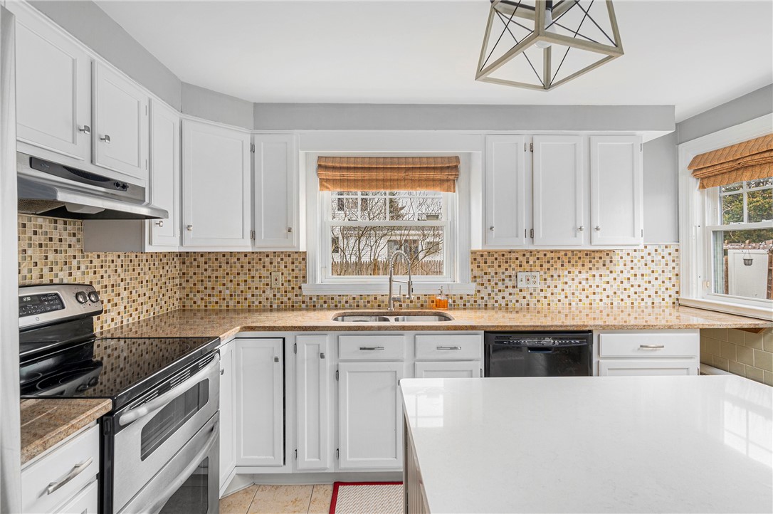 19 Bryant Road Cranston, RI 02910 - Photo 12 of 30 Gallery Image 12
