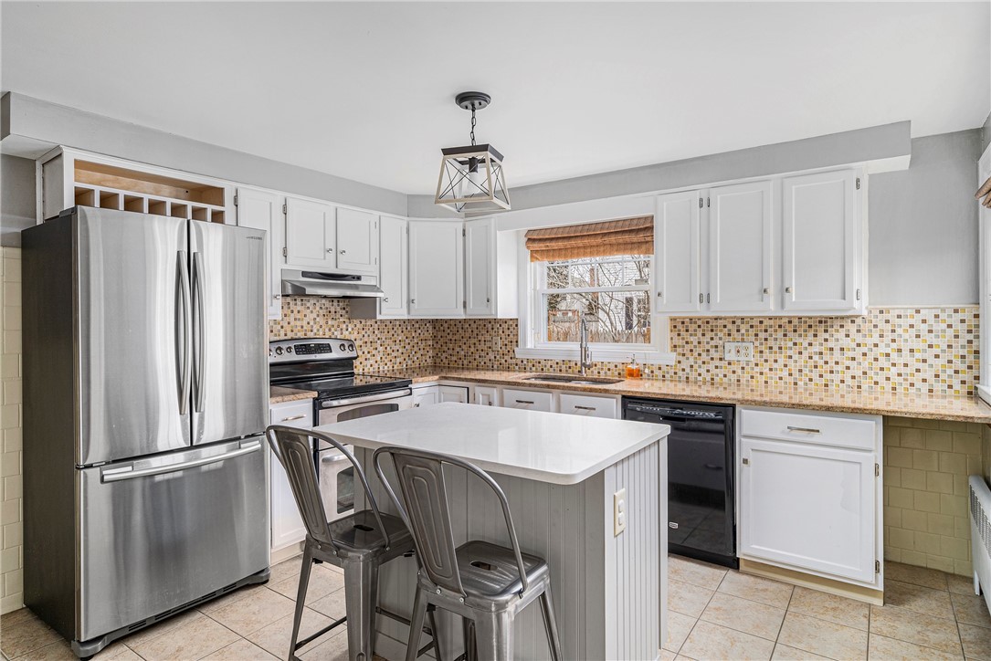 19 Bryant Road Cranston, RI 02910 - Photo 10 of 30 Gallery Image 10