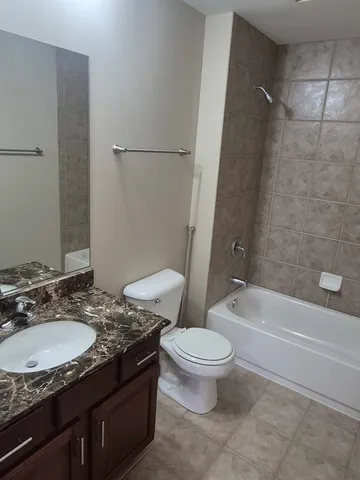 $2,800 | 1479 North Milwaukee Avenue, Unit 309, Libertyville, IL 60048