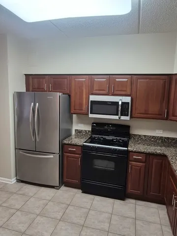 $2,800 | 1479 North Milwaukee Avenue, Unit 309, Libertyville, IL 60048