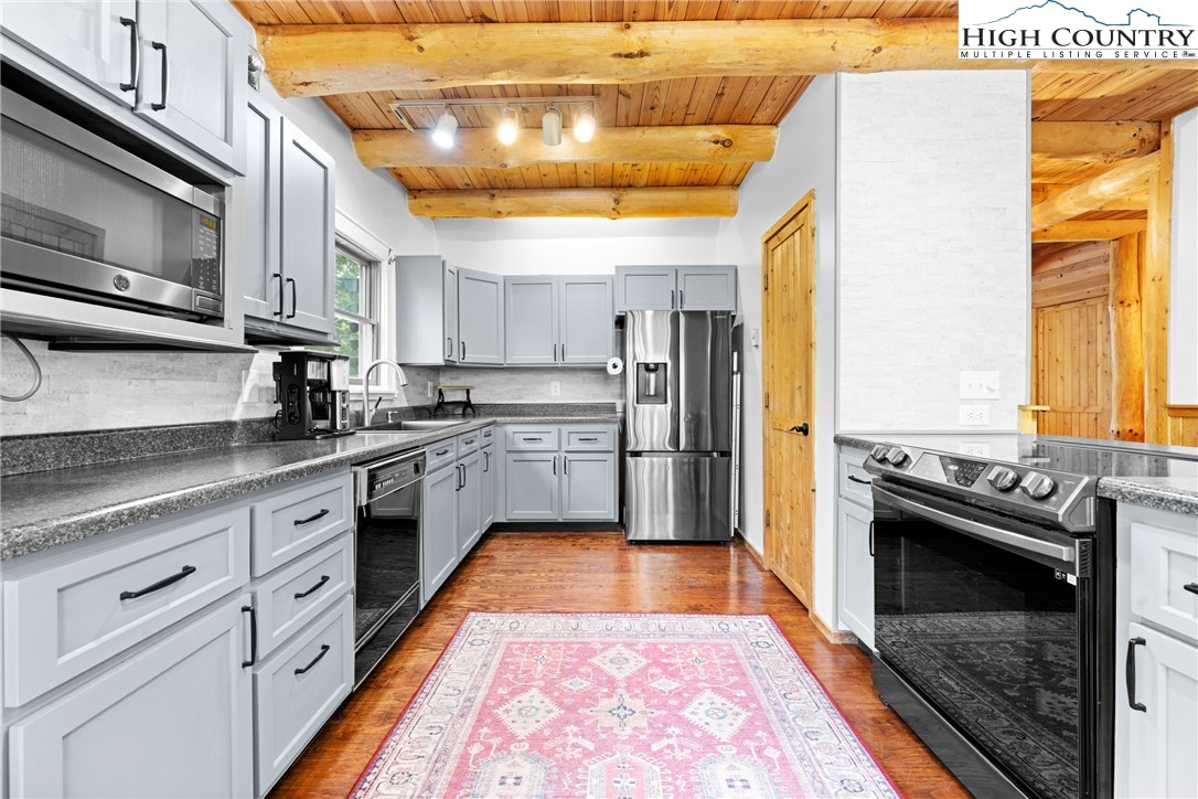 236 Rambling Road Blowing Rock, NC 28605 - Photo 15 of 50 Gallery Image 15