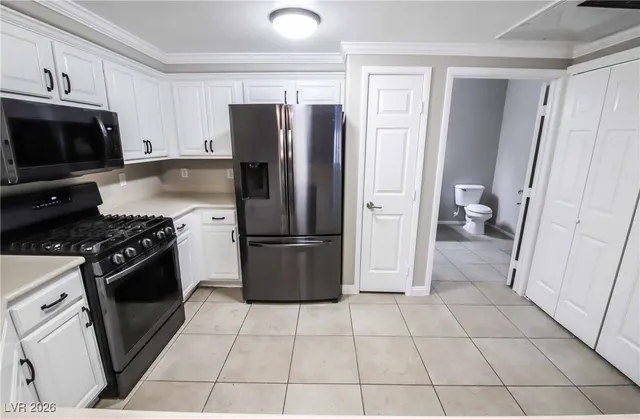 $1,700 | 9303 Gilcrease Avenue, Unit 1231, Las Vegas, NV 89149